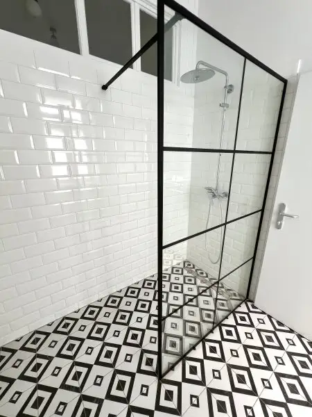 100m² Altbauwohnung: 3-Zimmer. 2 Bäder mit moderner Küche & Ausstattung