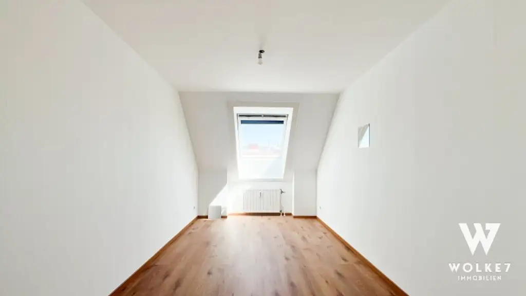 Helle und ruhige 4-Zimmer-Maisonette mit Loggia in Neubau I Nähe Donau
