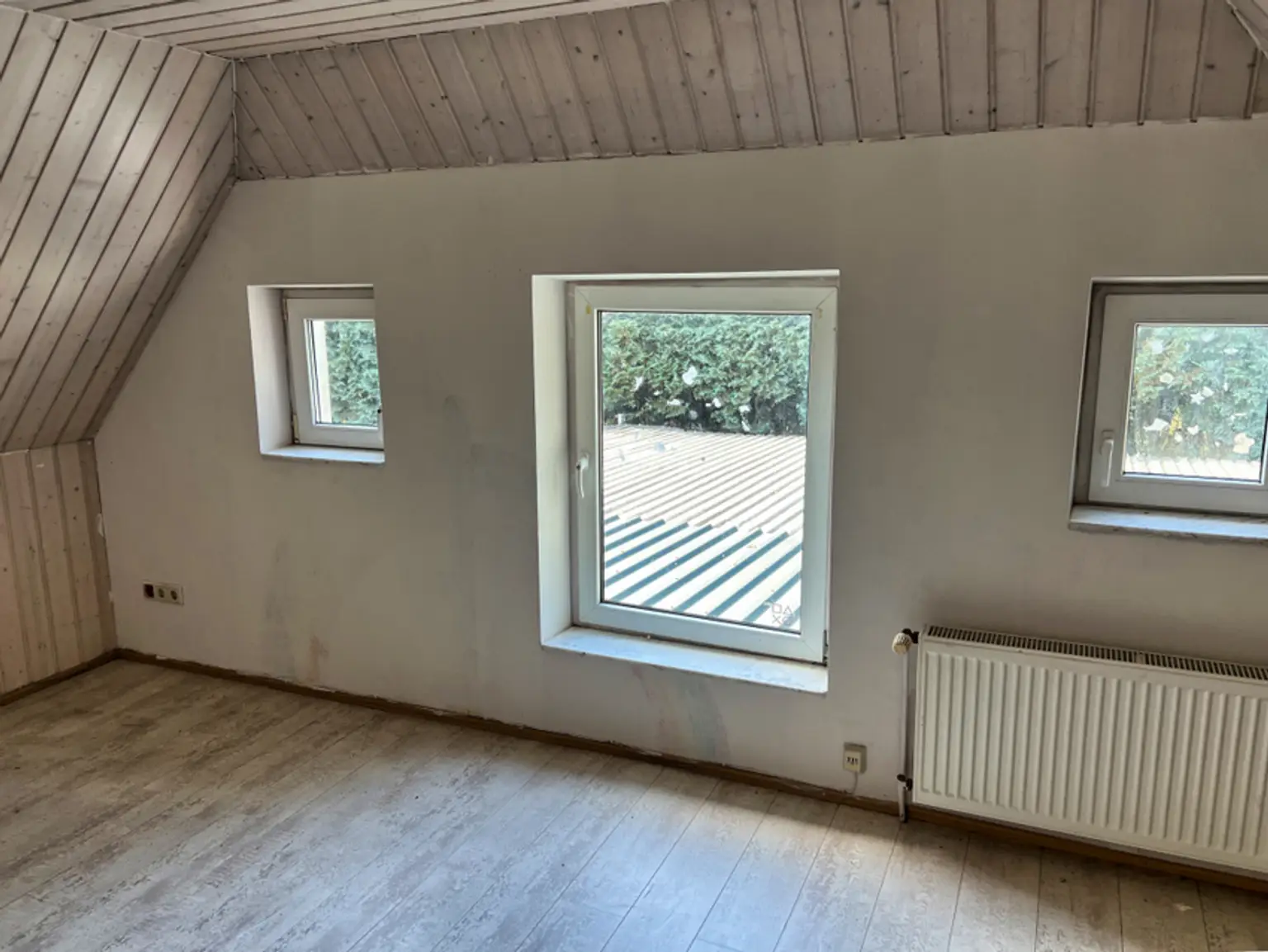 Auf großem Grundstück! Gemütliches EFH für Ihre Familie!