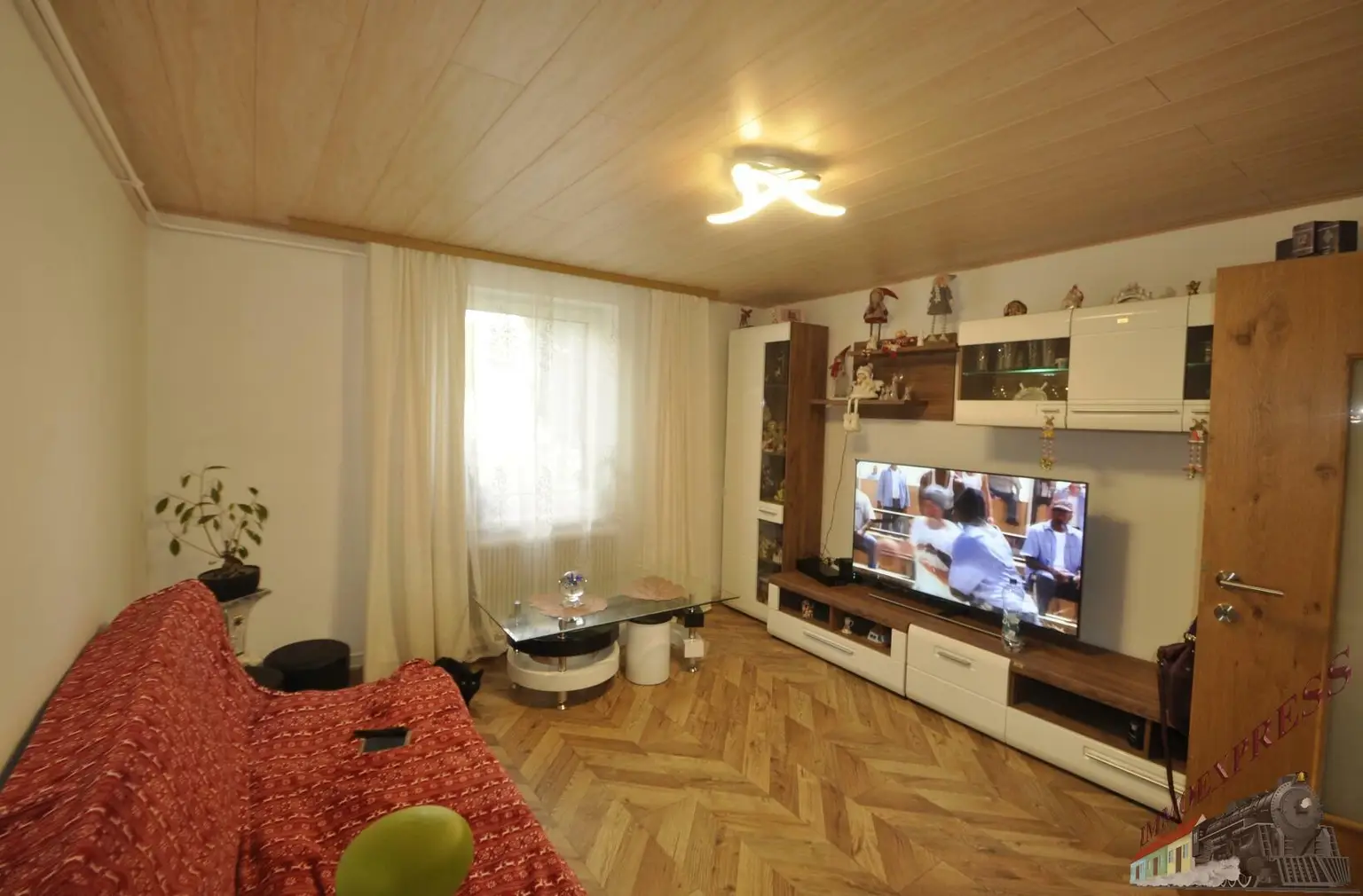 2-Parteien-Haus mit 2 Wohnungen zu je 112 qm und 67 qm in Rotheau