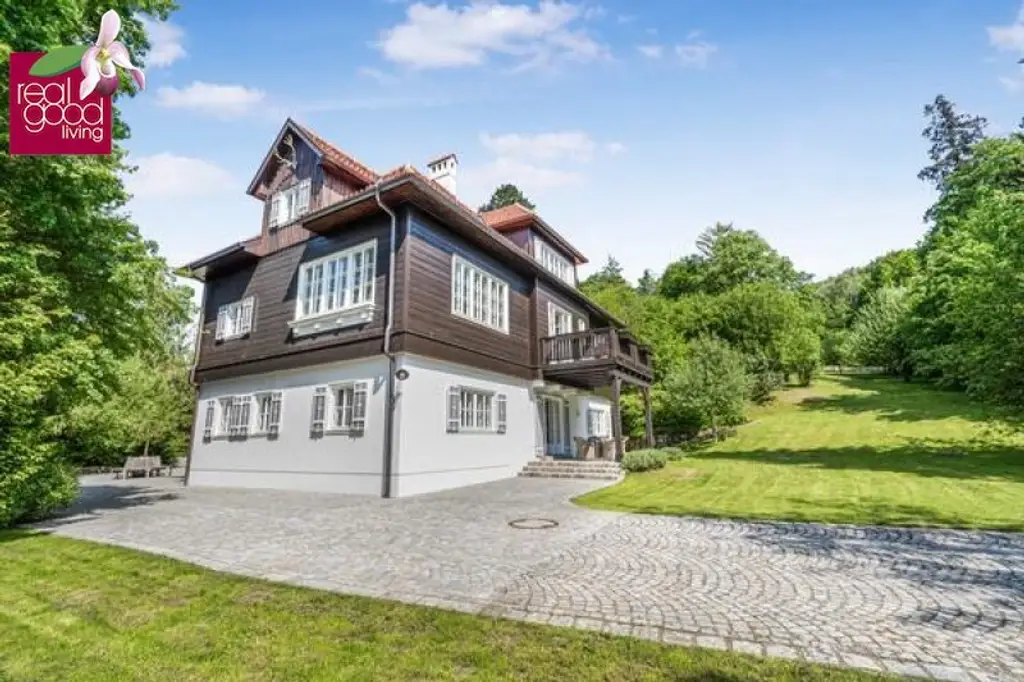 Zeitlose Eleganz im Wienerwald – Historische Villa mit Nebengebäuden  auf Traumgrundstück mit Outdoorpool und Waldsauna