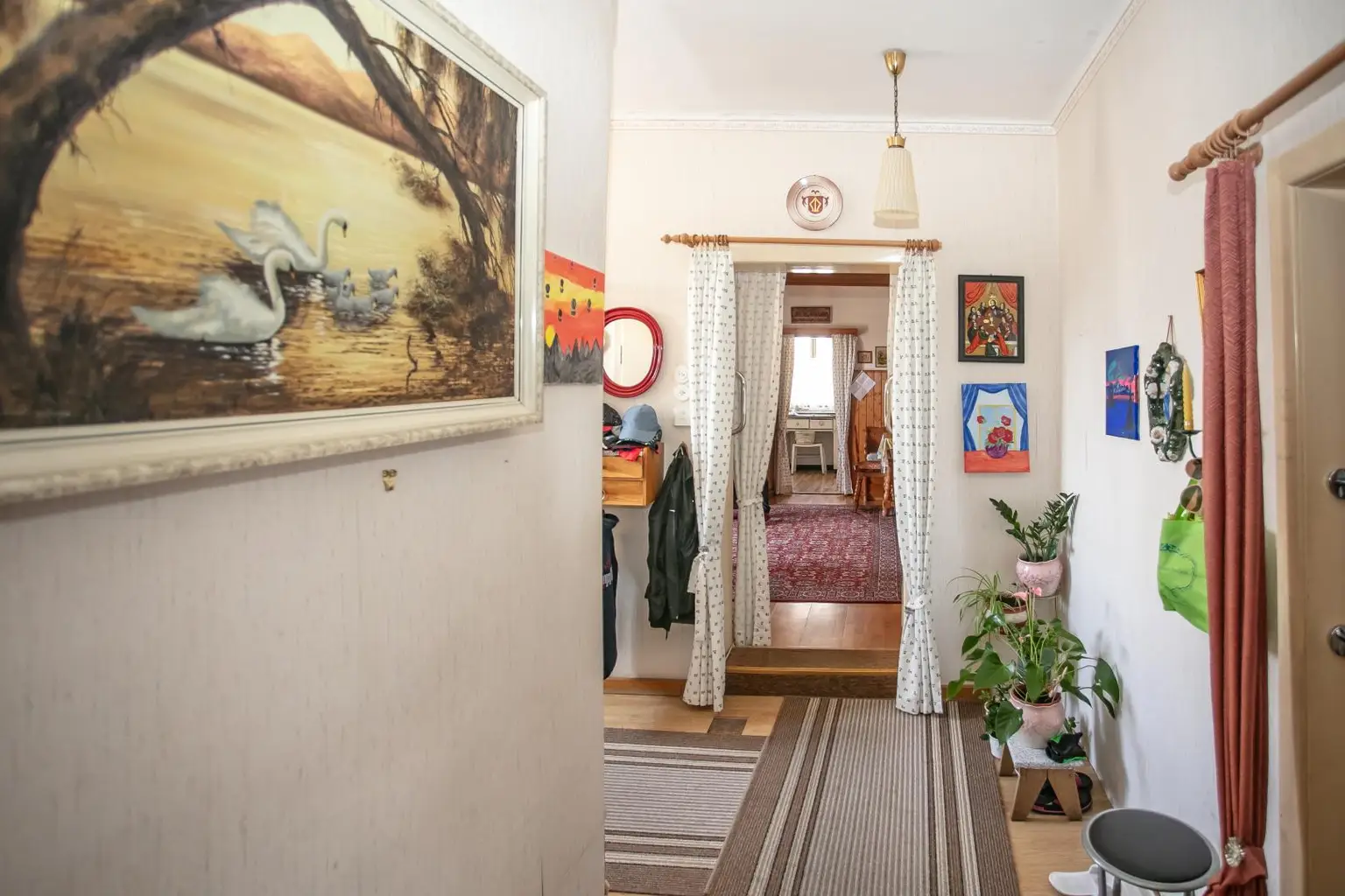 Mehrfamilienhaus - Zwei Wohneinheiten - Gewerbe möglich - großzügige Nutzflächen