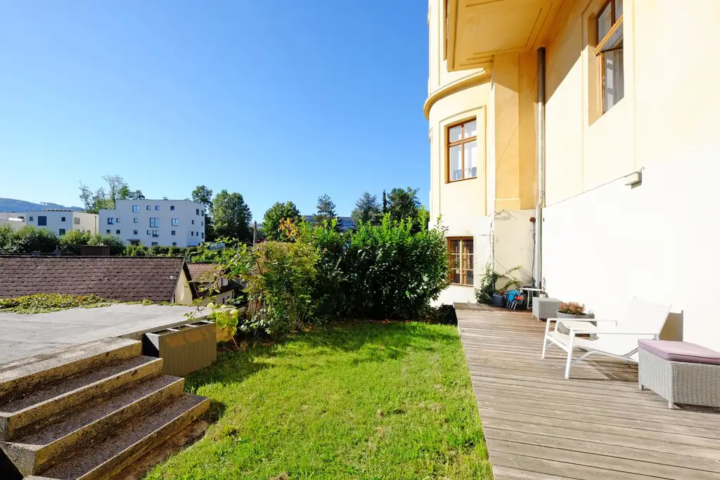 Historische Villa ALMEROTH im Stadtzentrum- Wohnen auf 250 m2 im OG plus 4 Untermieter