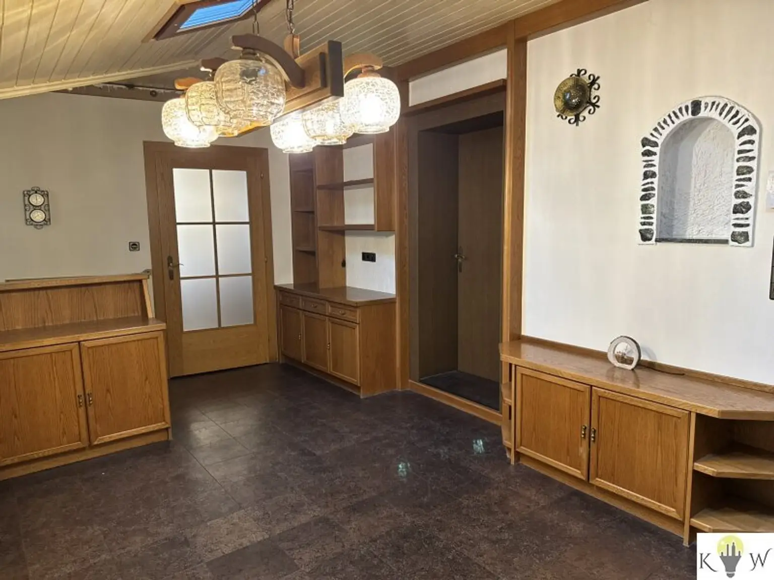 Charmantes Wohnhaus mit vielseitigem Wirtschaftsgebäude & Pool – Wohnen und Arbeiten unter einem Dach!