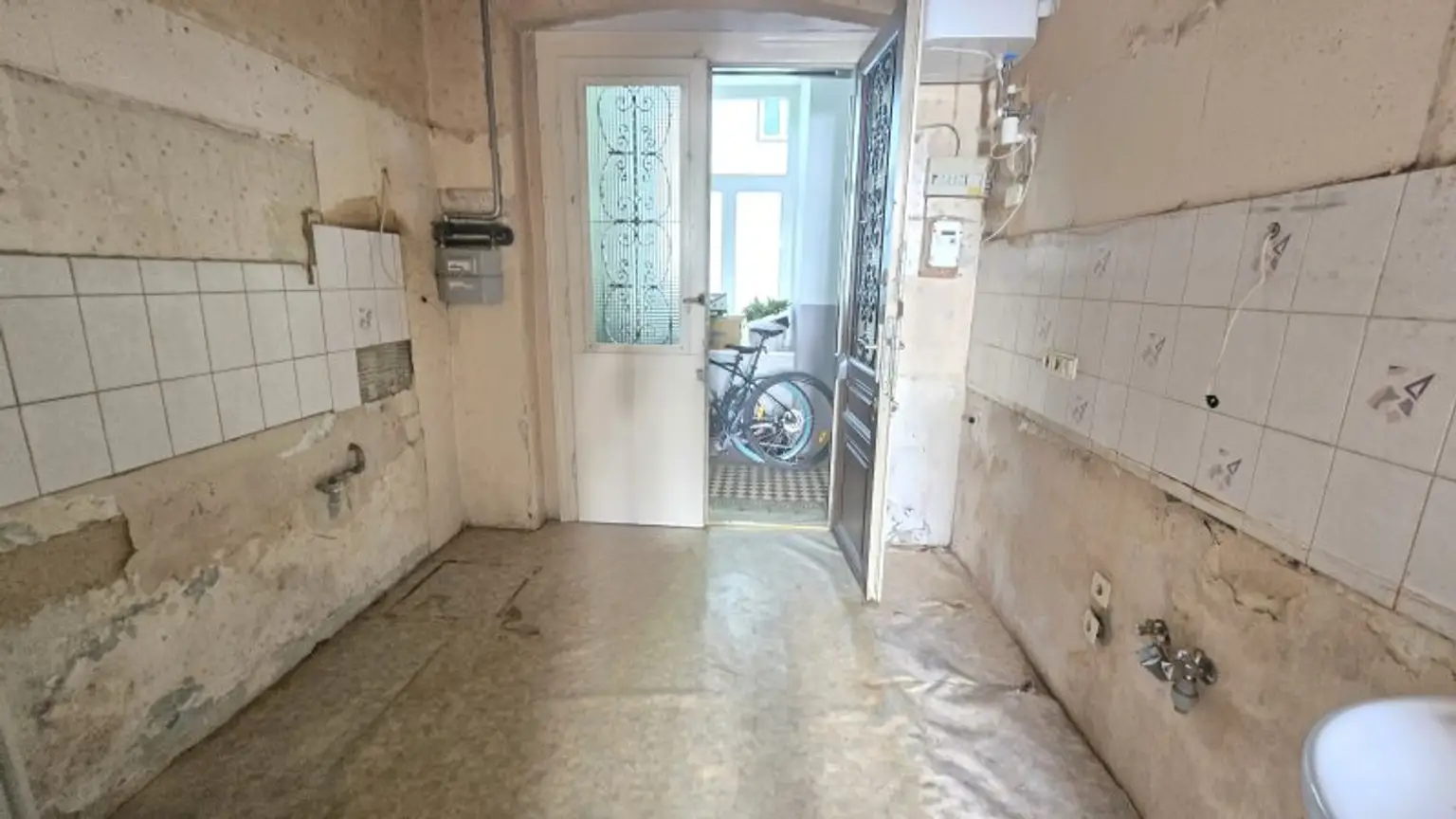 Unsaniert, ein Zimmer- Wohnung, Messe Prater U2