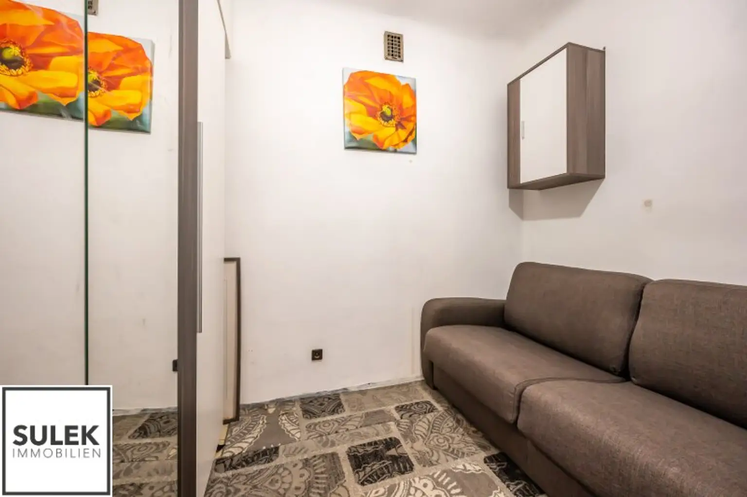 befristet vermietete 3 Zimmer -Wohnung mit Loggia im 8.Stock inkl. Fernblick