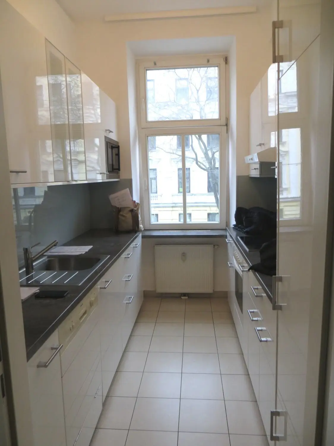 Befristet vermietete 2-Zimmer-Wohnung im sanierten Altbau.
