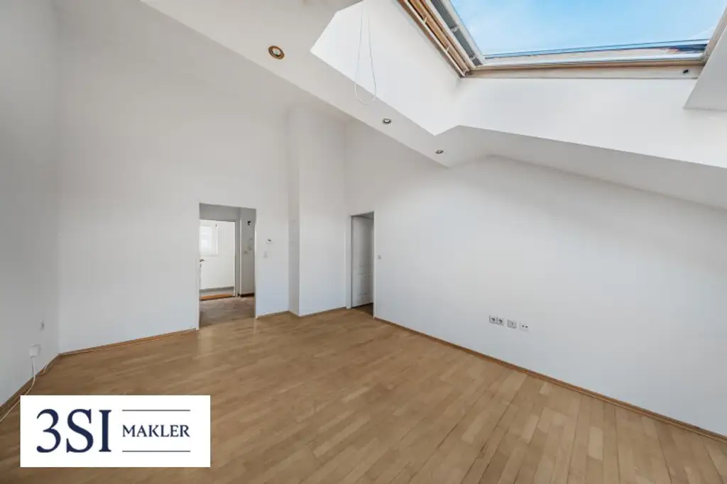 Klausgasse 46: Lichtdurchflutete 2,5-Zimmer-Dachgeschoßwohnung im Herzen des 16. Bezirks