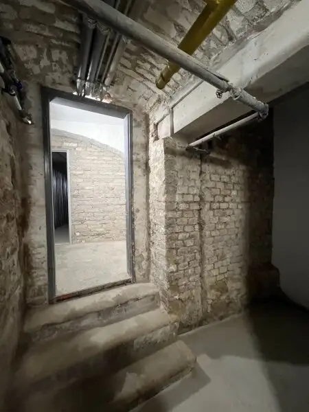 Altbau-Charme! 67 m² Wohnung beim Naschmarkt mit exklusiver Balkon-Möglichkeit in generalsaniertem Haus