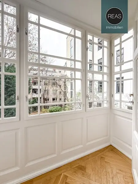 Büro mit Gartenblick und Erker in Bestlage neben dem Schubert-Museum! Gartennutzung inklusive!