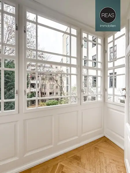 Büro mit Gartenblick und Erker in Bestlage neben dem Schubert-Museum! Gartennutzung inklusive!