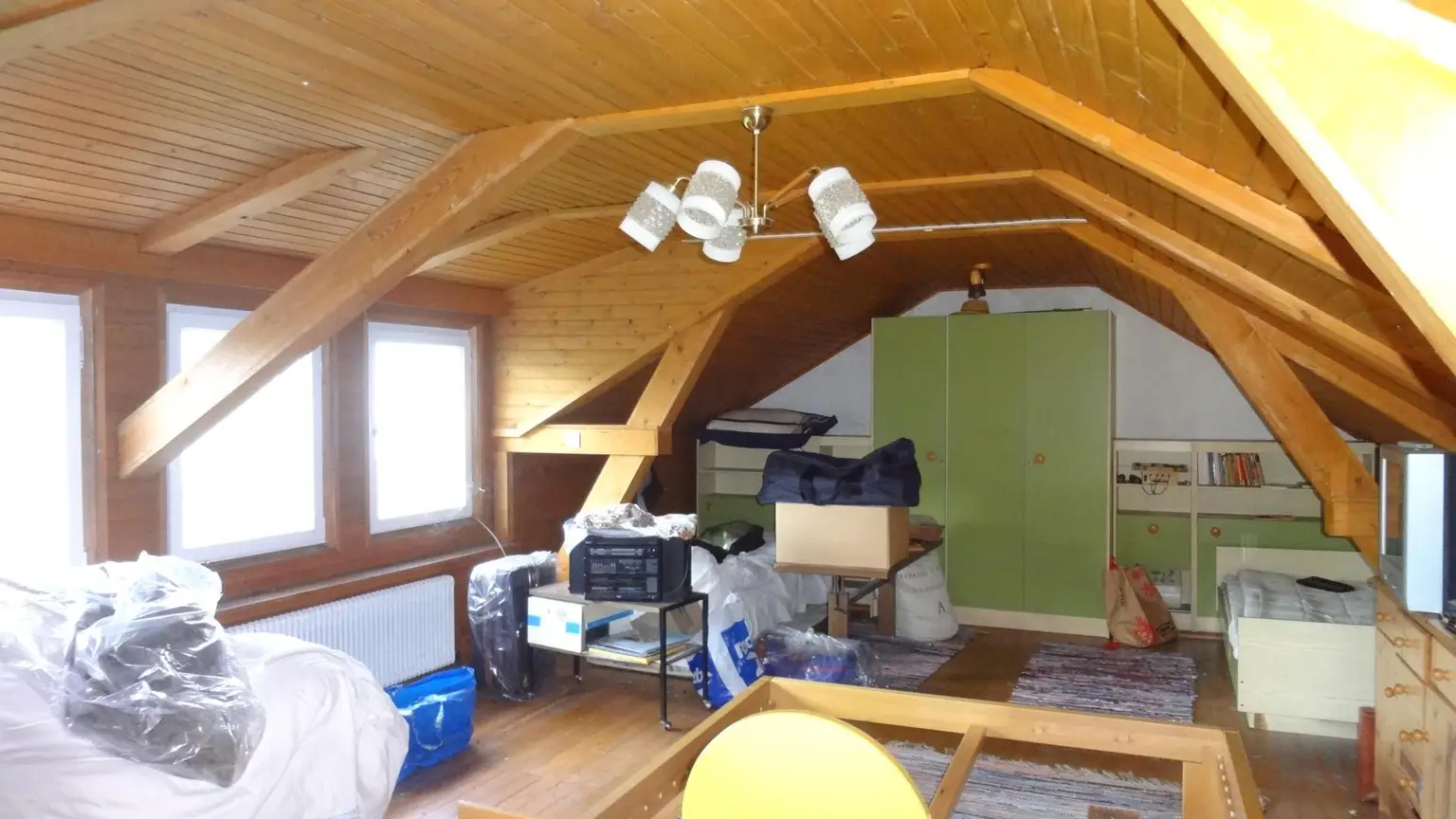 Einfamilienhaus mit Garten und Halle!