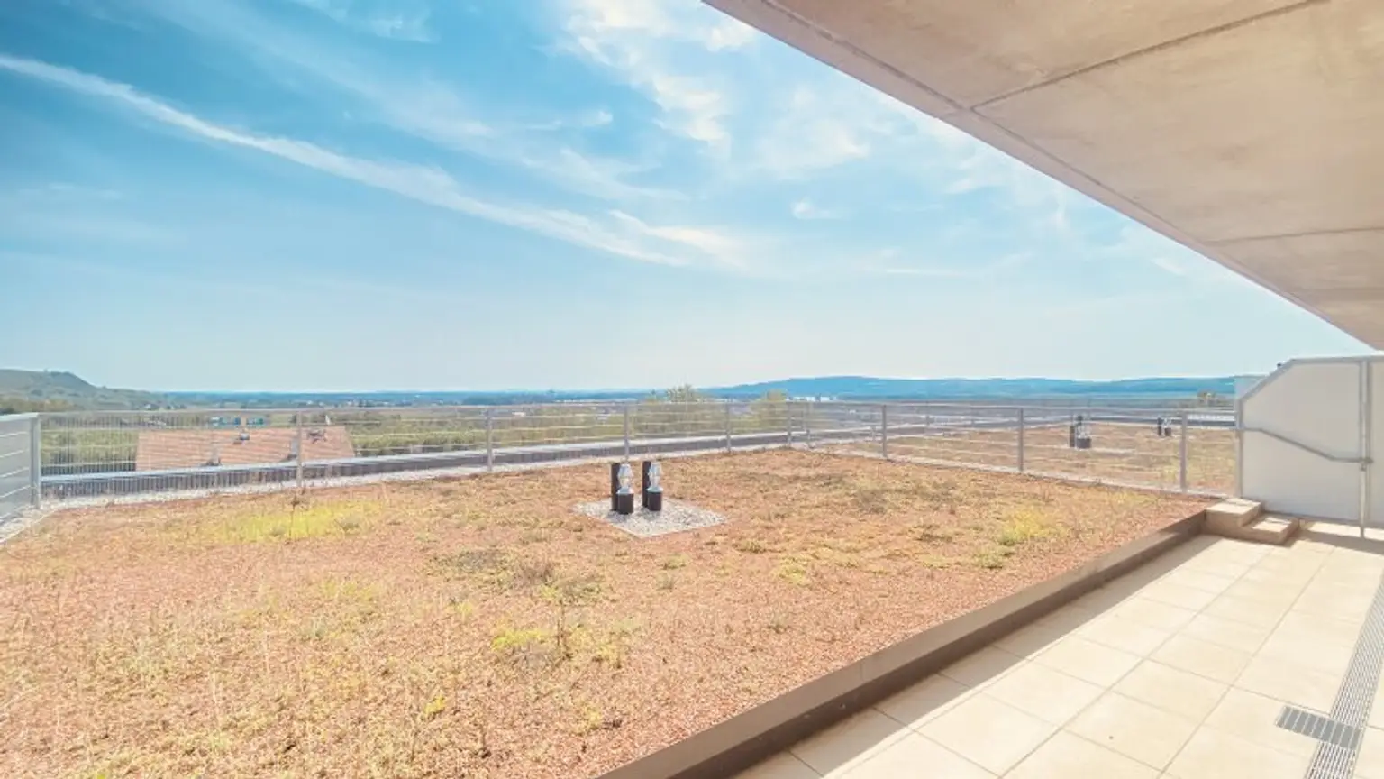 Neubau Erstbezug Drei Zimmer Terrassenwohnung mit Fernblick
