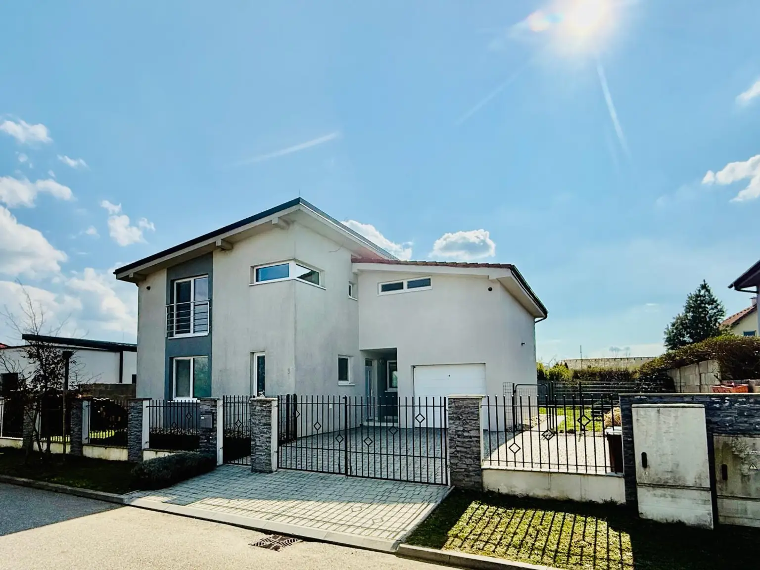 Hausansicht von der Strasse