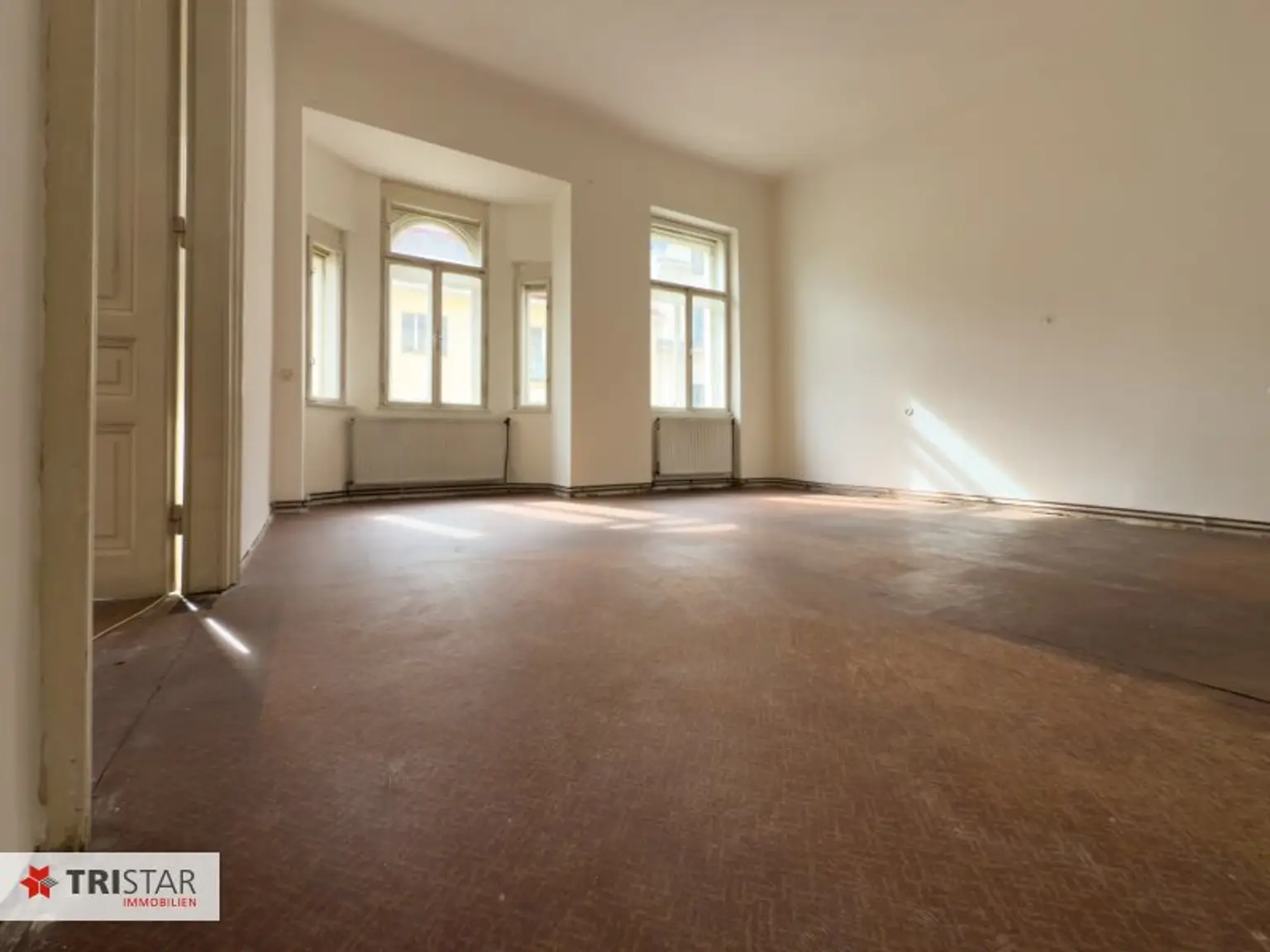 TOP::: WUNDERSCHÖNE KLASSISCHE ALTBAUWOHNUNG IN SEHR GUTER LAGE ZUM SANIEREN – TOP GRUNDRISS – Kauf in 1060 Wien:::