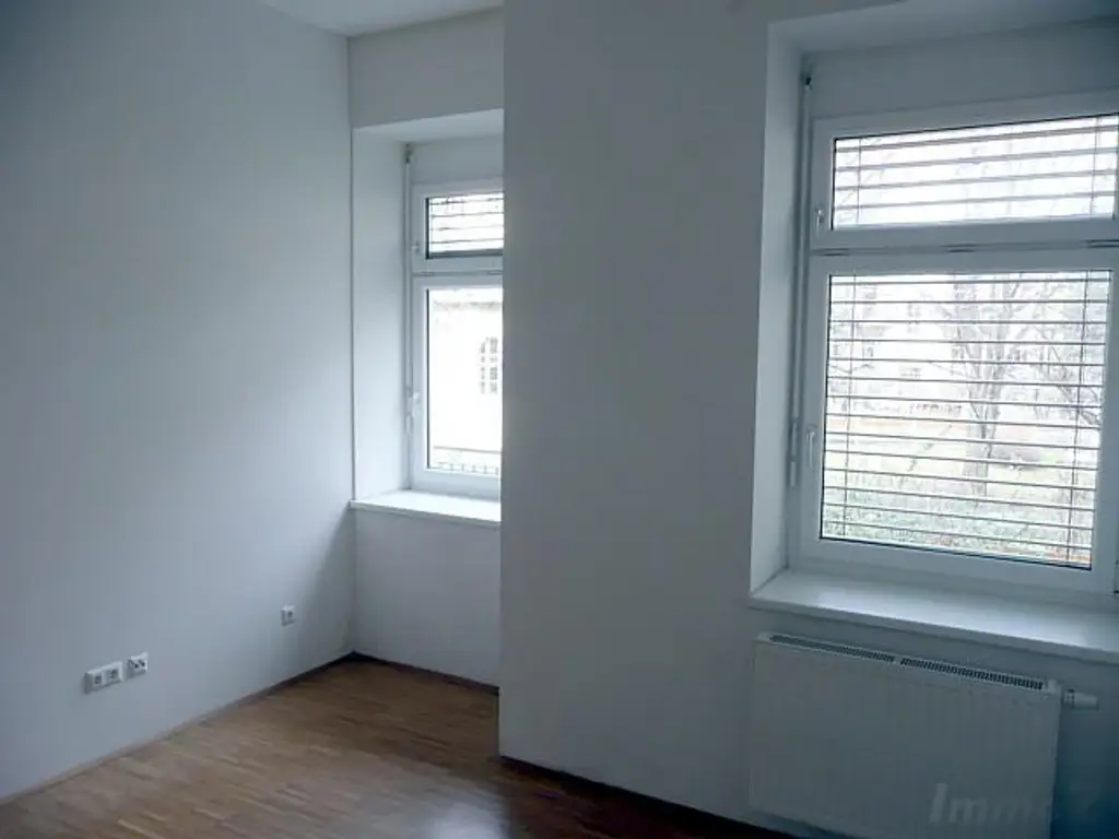 Provisionsfreie 2-Zimmer-Altbauwohnung mit großem Balkon in Herz-Jesu bei Schillerplatz ab 01.01.2026