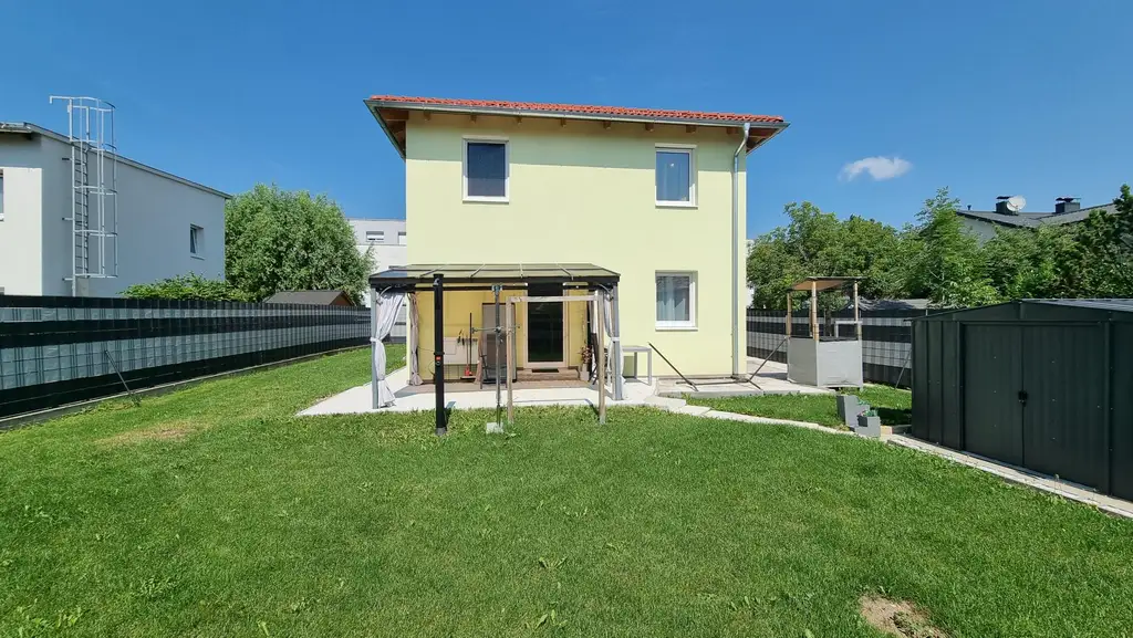 Modernes Einfamilienhaus mit Garten und Terrasse – perfekt für Familien!