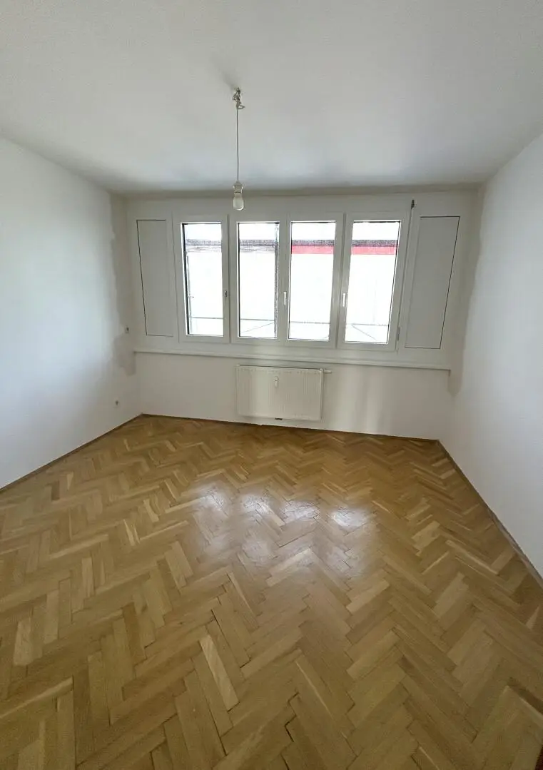 WG-geeignet, Top Lage: 3-Zimmer-Maisonette mit SW-Balkon - im 2.OG mit Lift