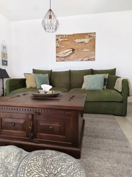 Modernes Wohnhaus  mit angrenzender Café-Bar und 2200m2 Grundstück