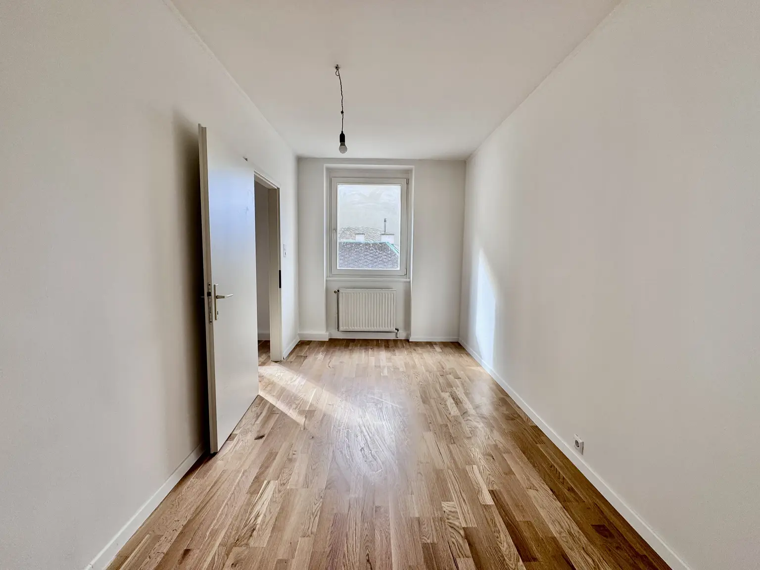 TOP SANIERTE NEUBAUWOHNUNG NUR WENIGE SCHRITTE ZUR U1