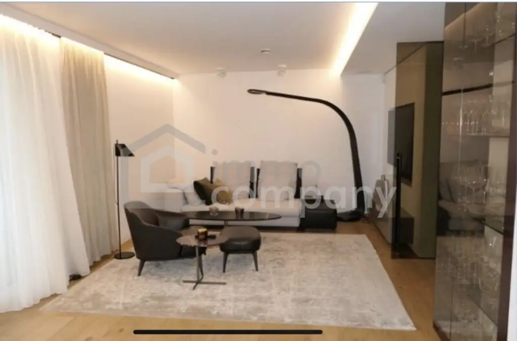 Elegante 4-Zimmer-Wohnung in 1180 Wien: Top-Ausstattung, 2 Balkone, Garage!