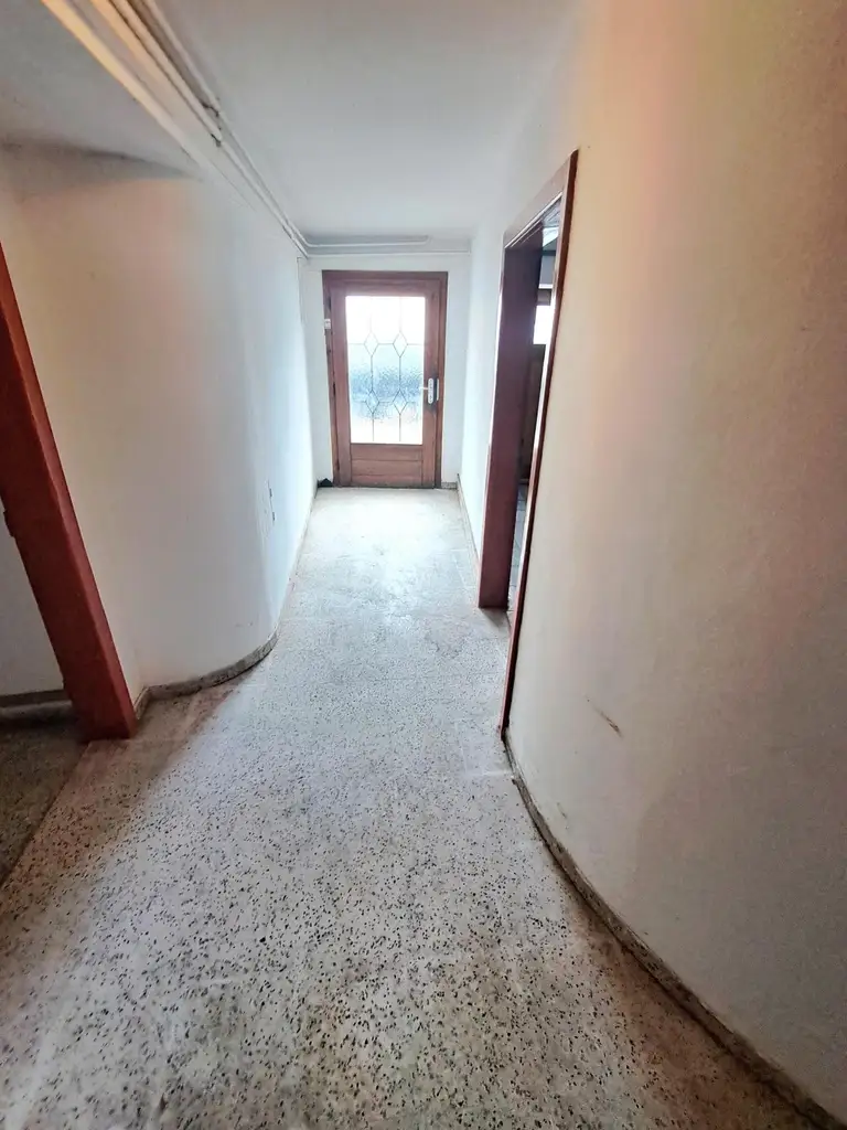 GESCHÄFTS- & WOHNHAUS