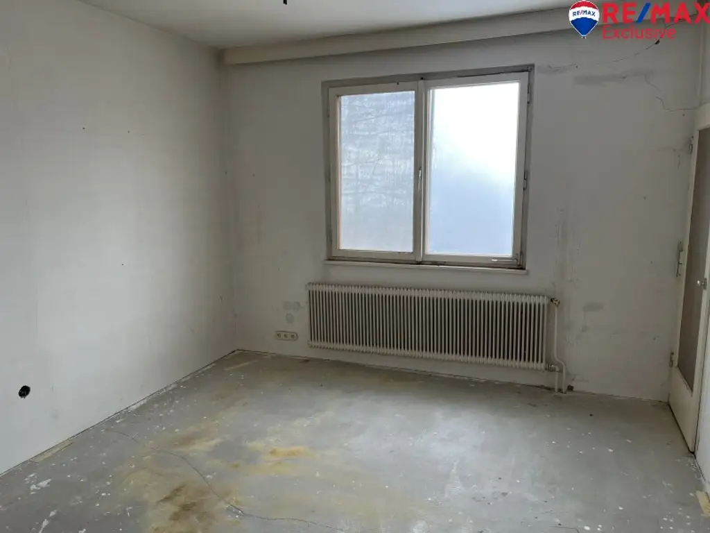 Der Hohen Wand und dem Schneeberg so nah! Sanierungsbedürftiges Einfamilienhaus mit Garten und Garage!