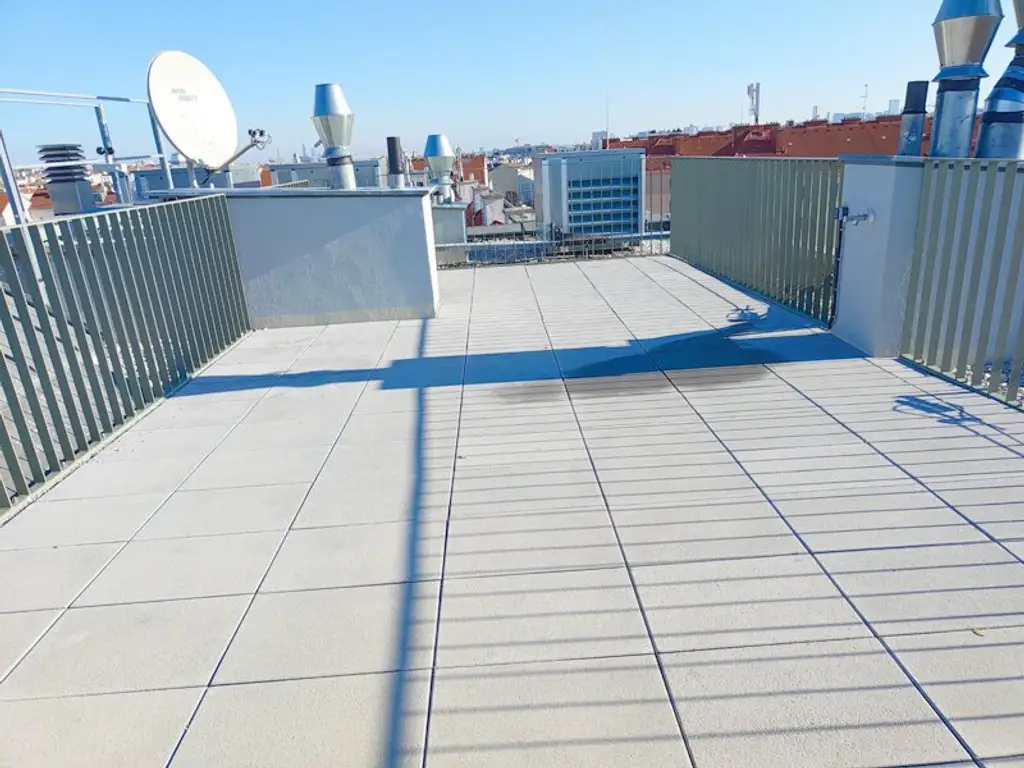 TERRASSENTRAUM! DG-Erstbezug mit Terrasse und Dachterrasse! Top80
