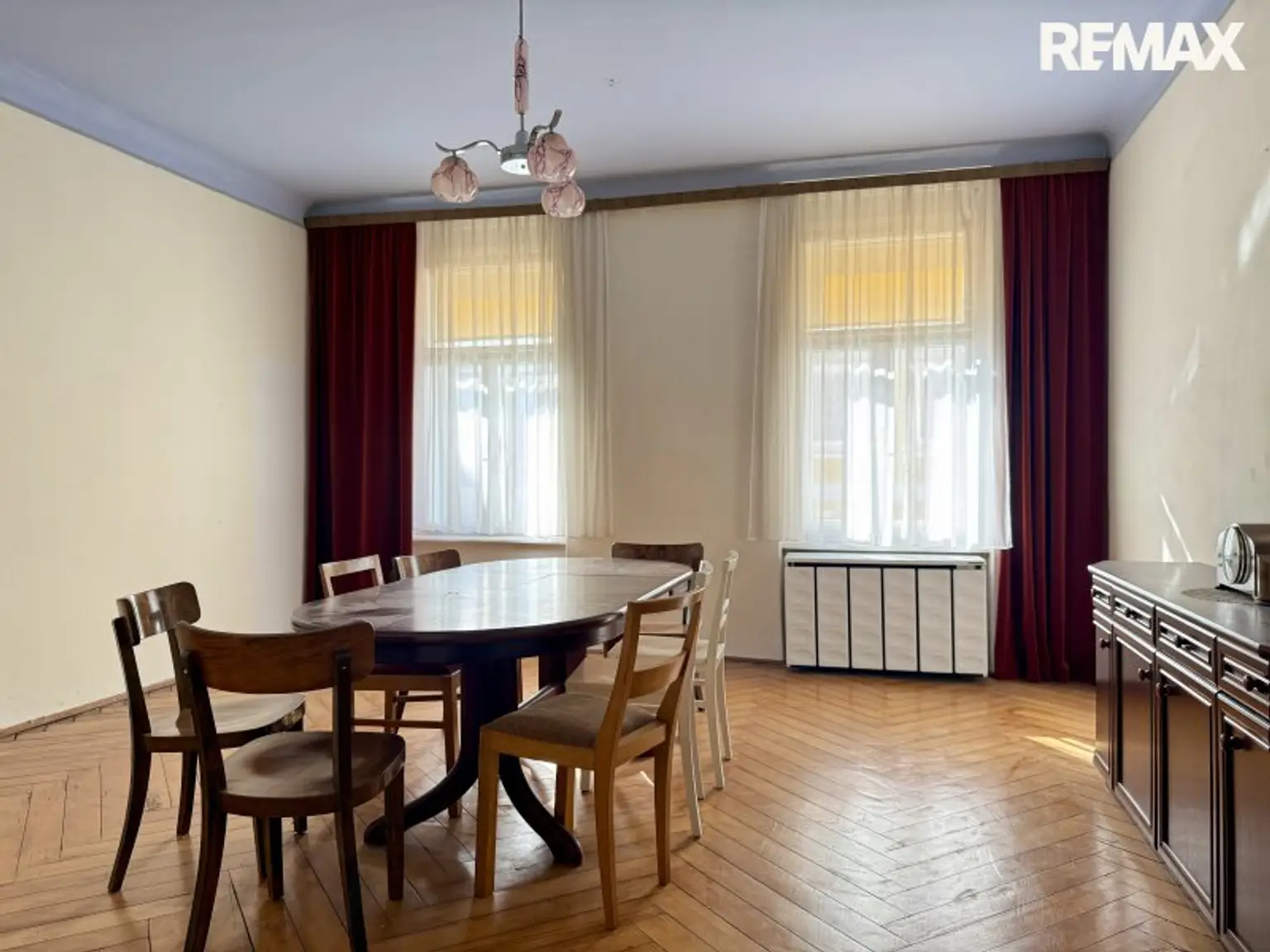 Zeitwandel - Mehrparteienhaus mit Entwicklungspotenzial in Wiener Neustadt!