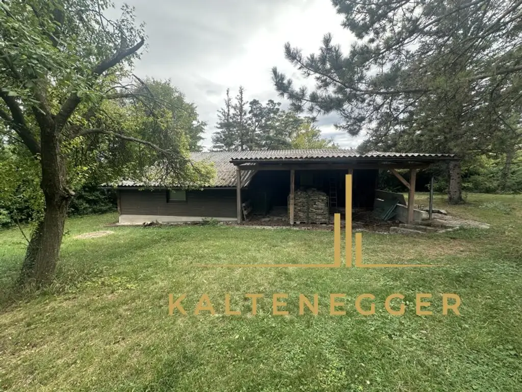Einzigartiges Baugrundstück mit Holzhütte