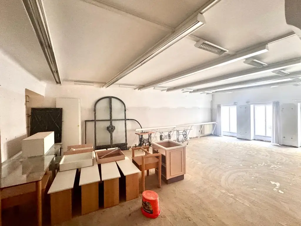 FLAIR *90 m² WORKSPACE + BENEFITFLÄCHEN *ENGE GASSE
