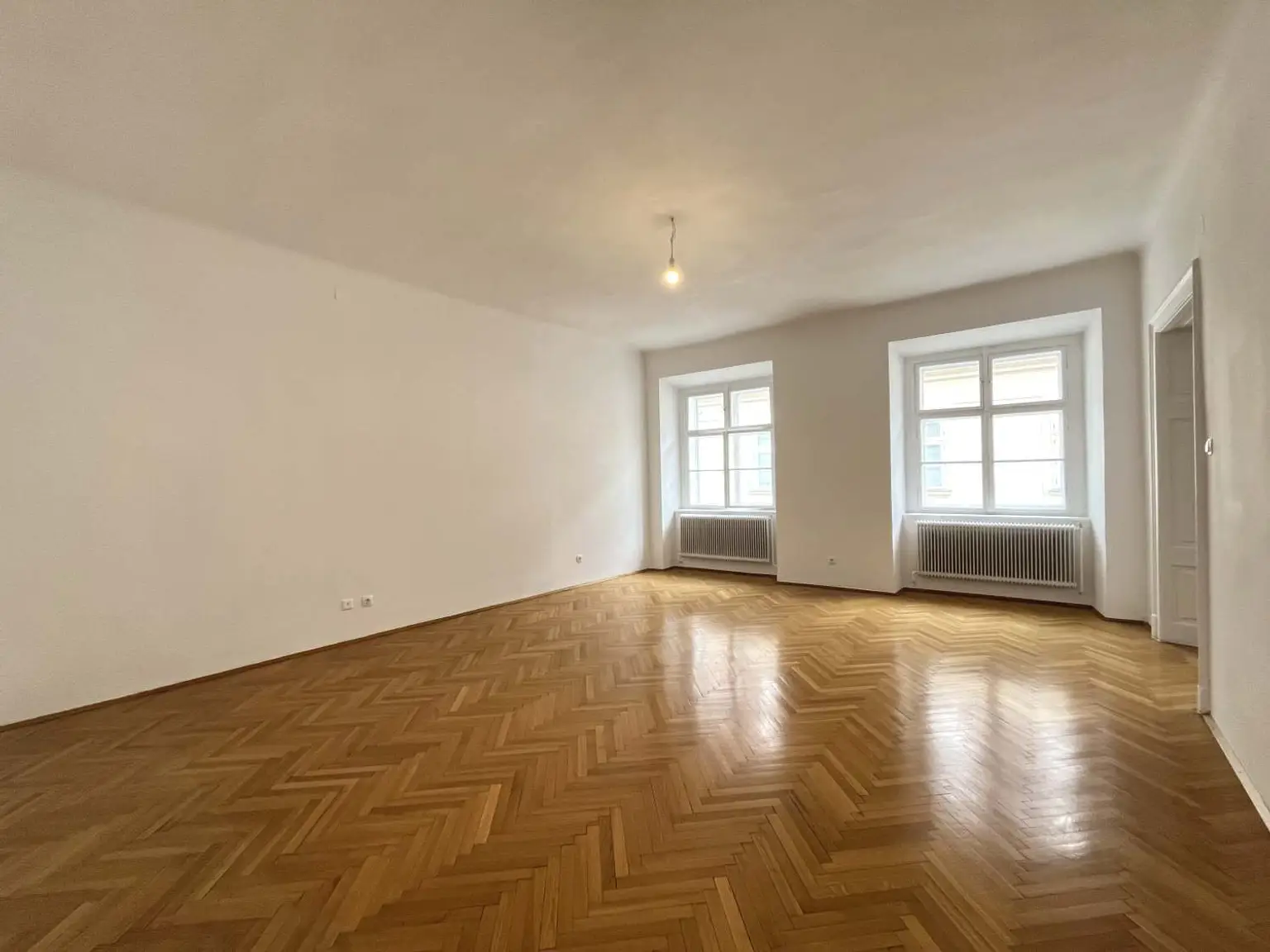 Geräumige 4-Zimmer-Wohnung in top Lage des 1. Bezirks!