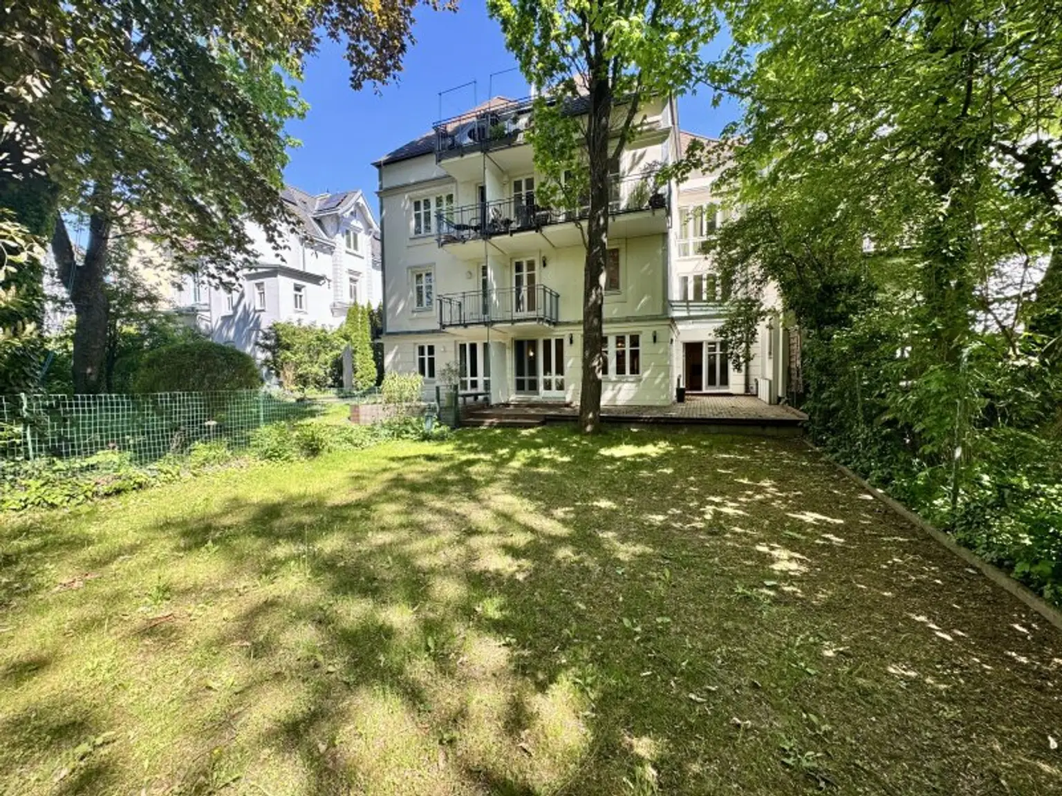 Ansicht vom Eigengarten zum Haus