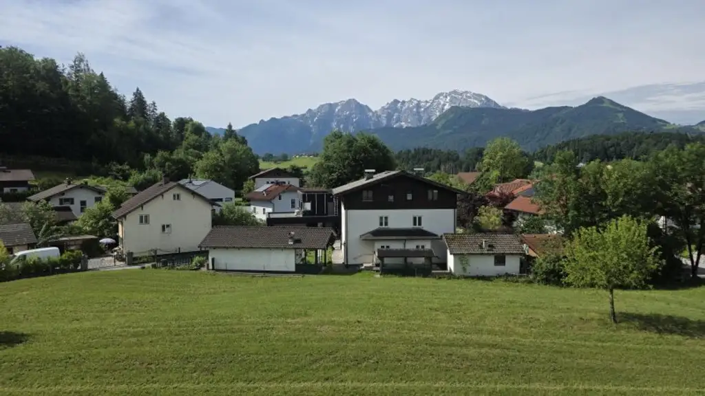 Modernes Eckreihenhaus in Adnet