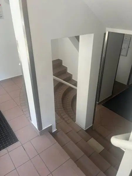Bezaubernde 2-Zimmer-Wohnung mit KFZ-Stellplatz in Top-Lage des 4. Bezirks
