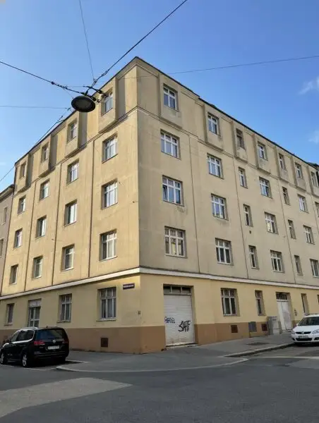 Eckzinshaus mit Rohdachboden