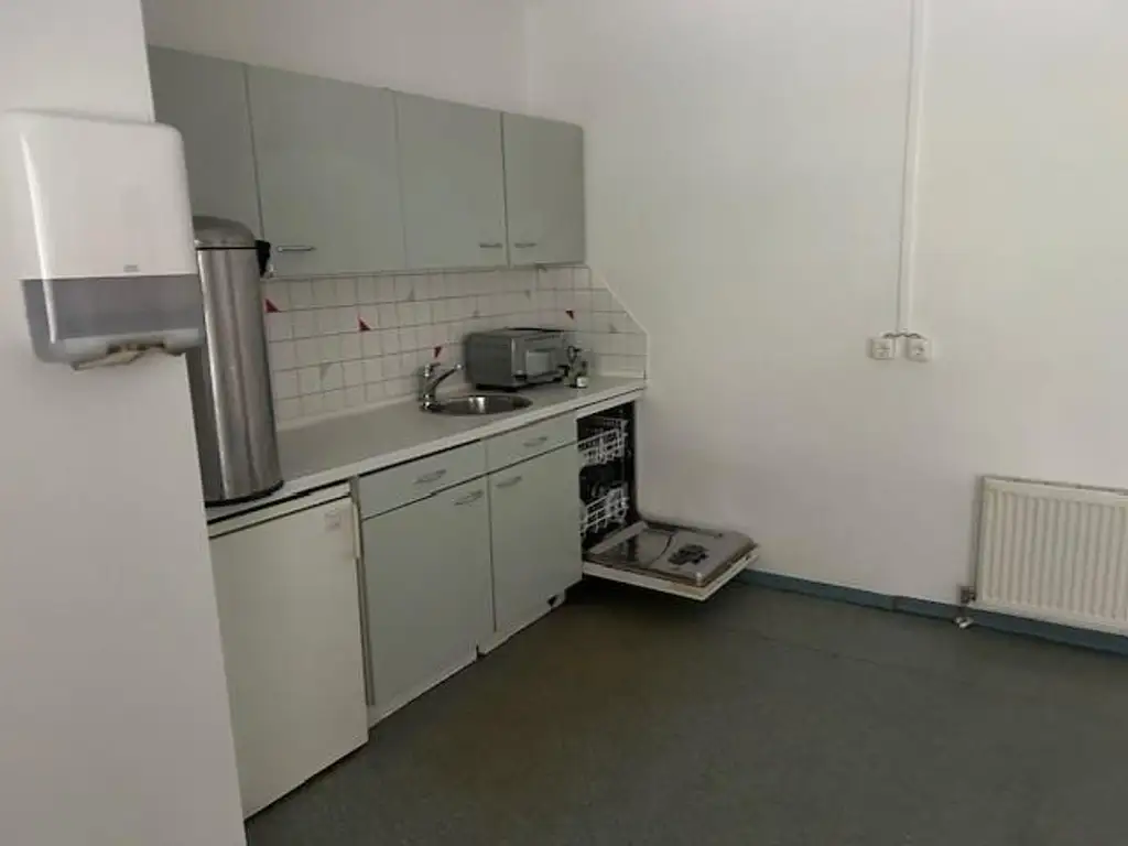 2 Büroflächen in Traun direkt an der B 1 zu vermieten    175 m2 und 170 m2