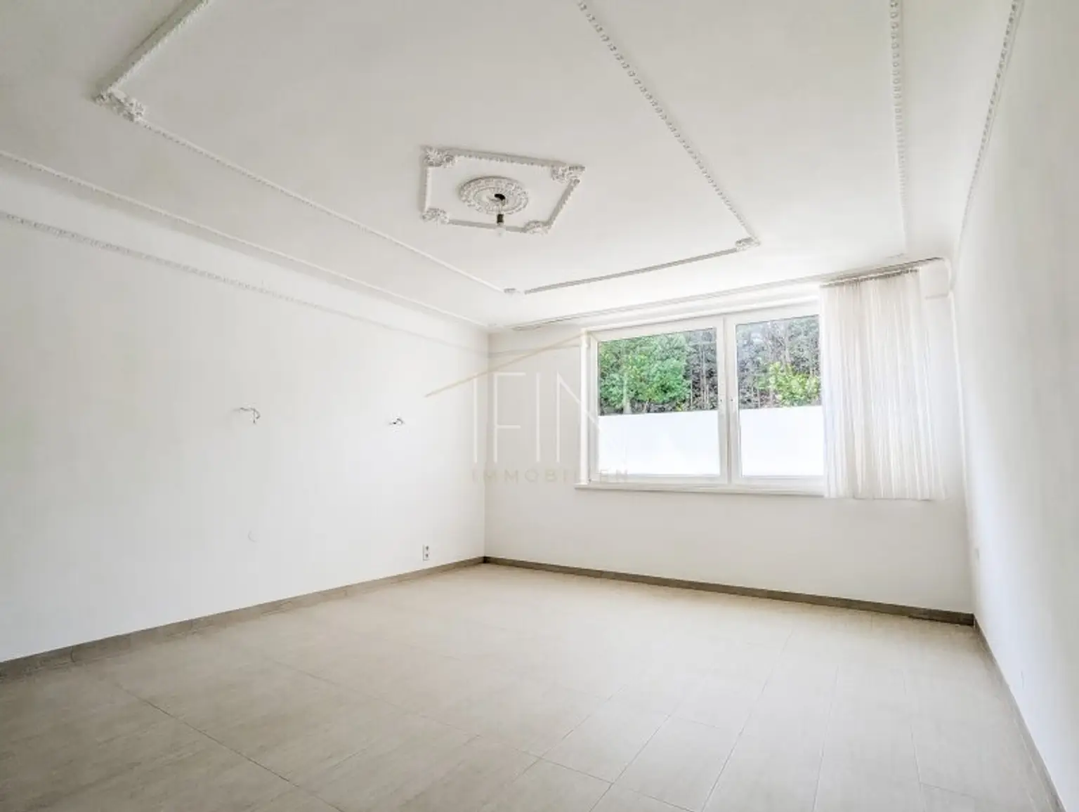 BIETERVERFAHREN! Wohnglück mit Garten & Pool – 3-Zimmer-Rückzugsort zum Ankommen und Wohlfühlen