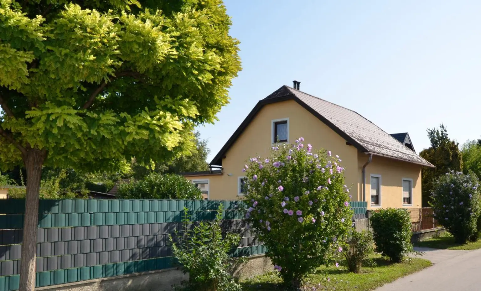 Herrliches 1403 m² Grundstück mit Siedlungshaus