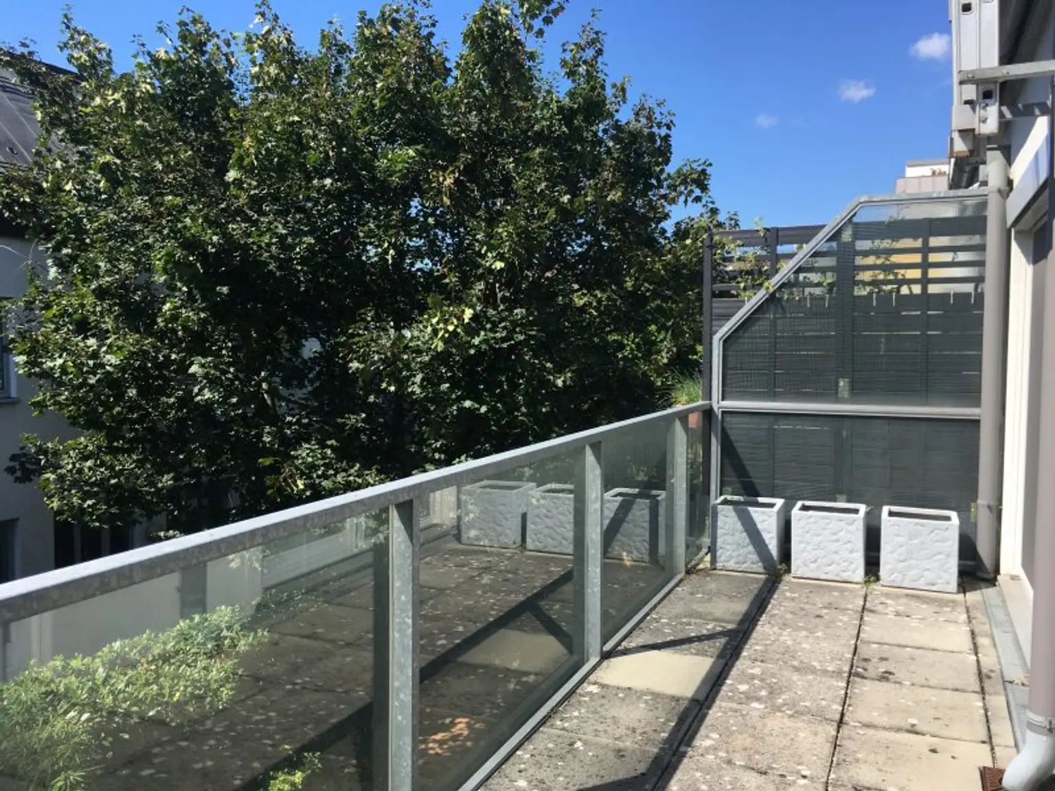 Moderne 3 Zimmerwohnung nähe Schloss Hetzendorf ruhe Lage Terrasse +Stellplatz
