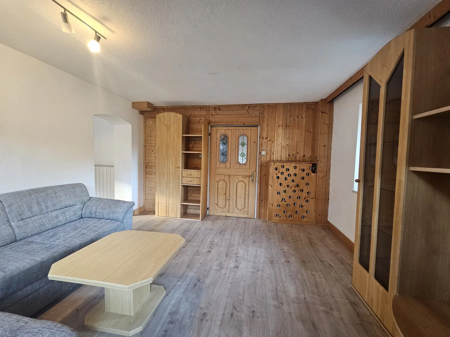 MIETE -  Helle 2 Zimmerwohnung mit Balkon inkl. Betriebskosten - in Virgen