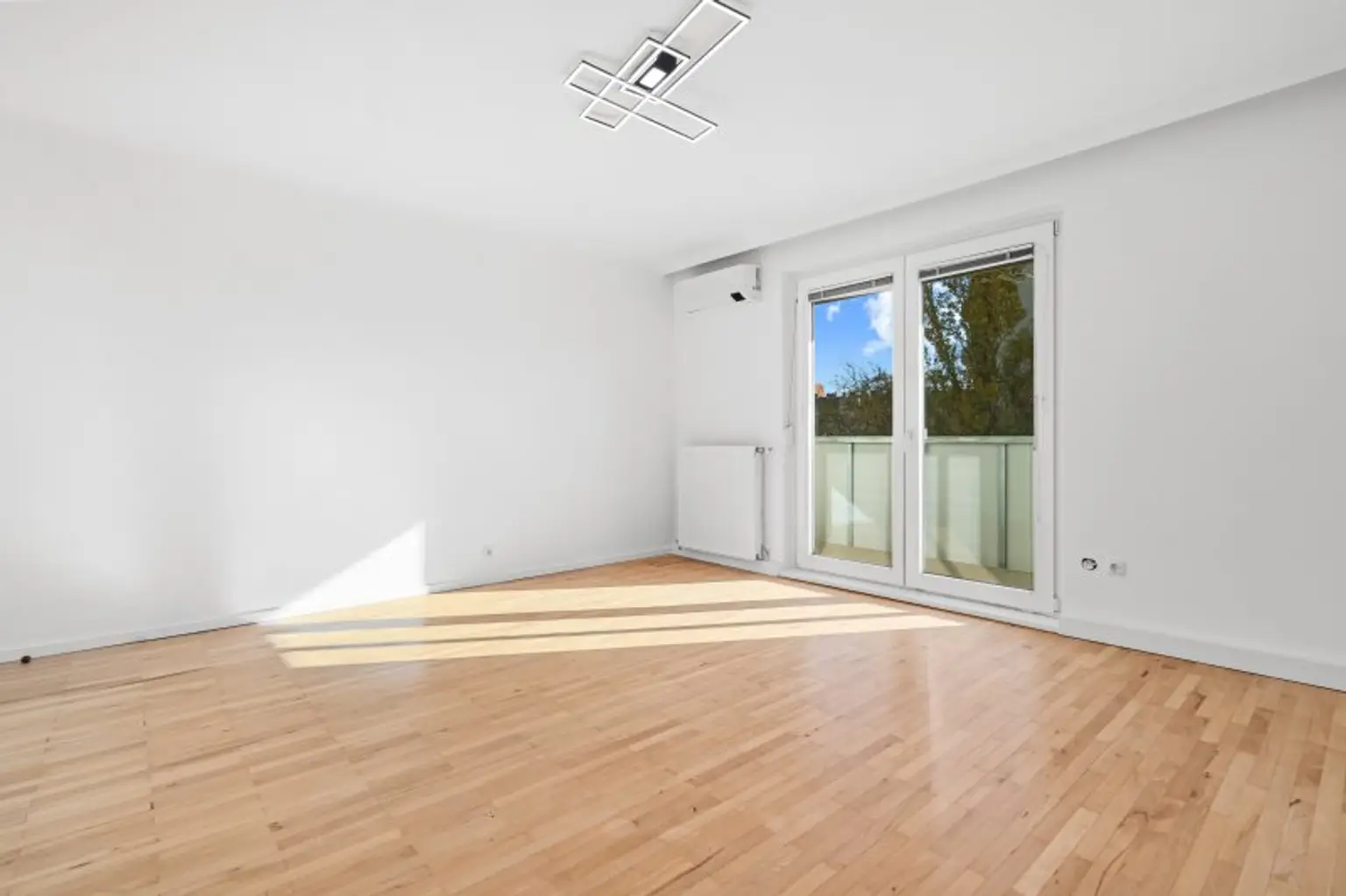 Moderne 3 Zimmer Wohnung mit 2 Loggien - Perfekt für Familien, Paare und Home-Office!