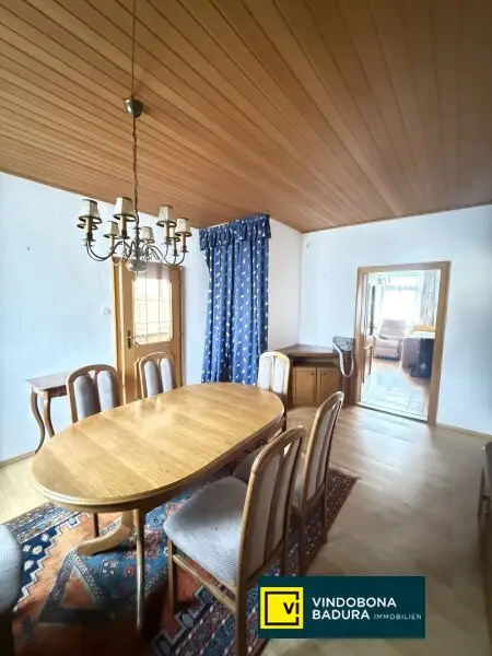 Sanierungsbedürftiges Einfamilienhaus in ruhiger Lage!!!