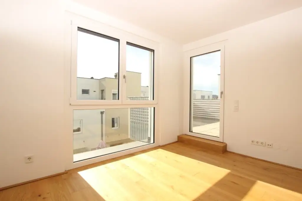 KLIMAANLAGE, SCHWIMMBAD, SCHÖNE TERRASSE MIT ELEKTRISCHER MARKISE, BAUJAHR 2022, GRÜNRUHELAGE KORNEUBURG!!