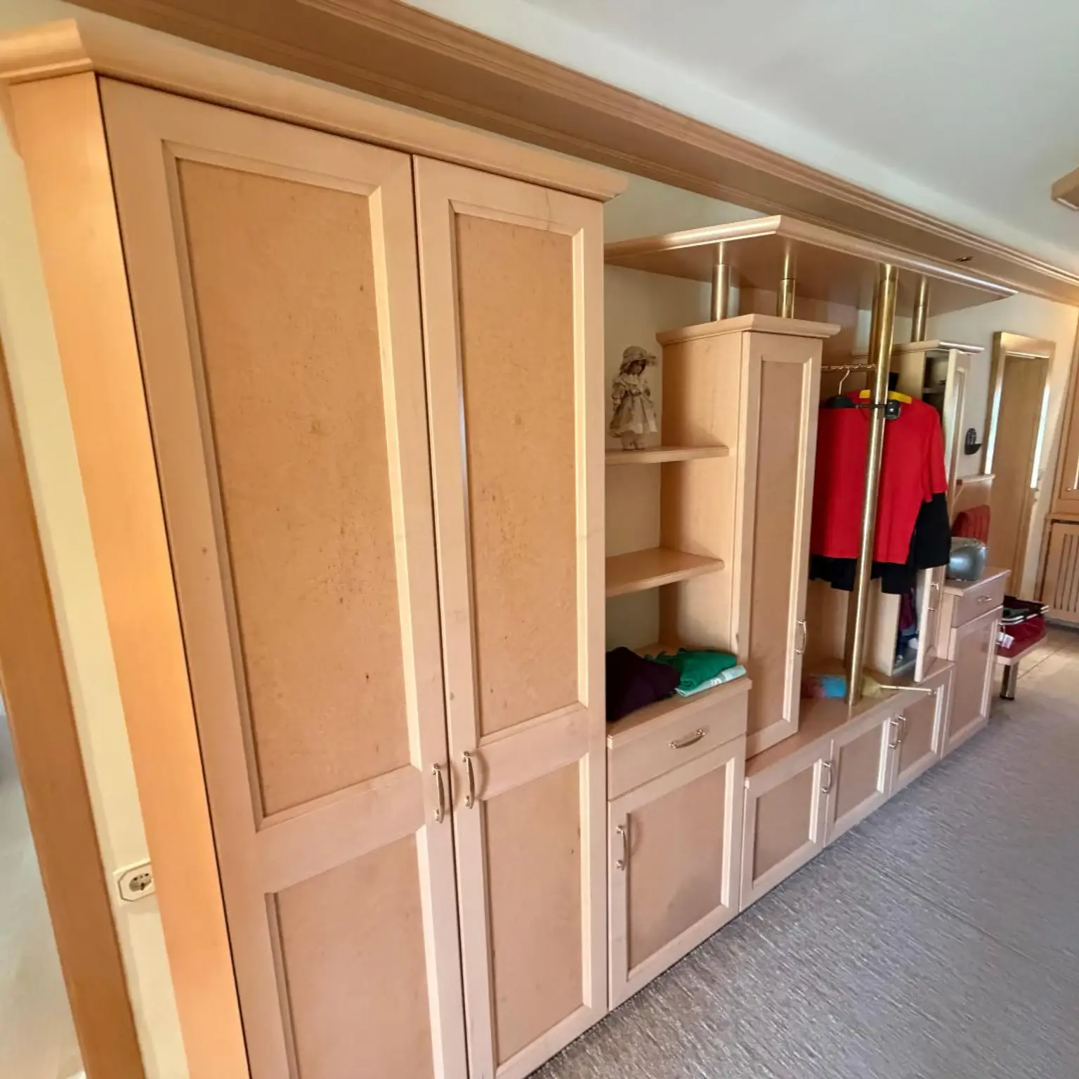 Wohnen in Aussichtslage mitten in der Natur auf  8 Ha. Grund, ehemalige Hofstelle!