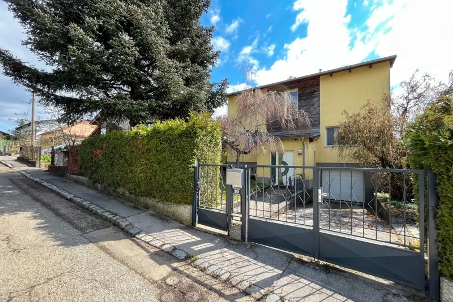 Hausansicht Straßenseite