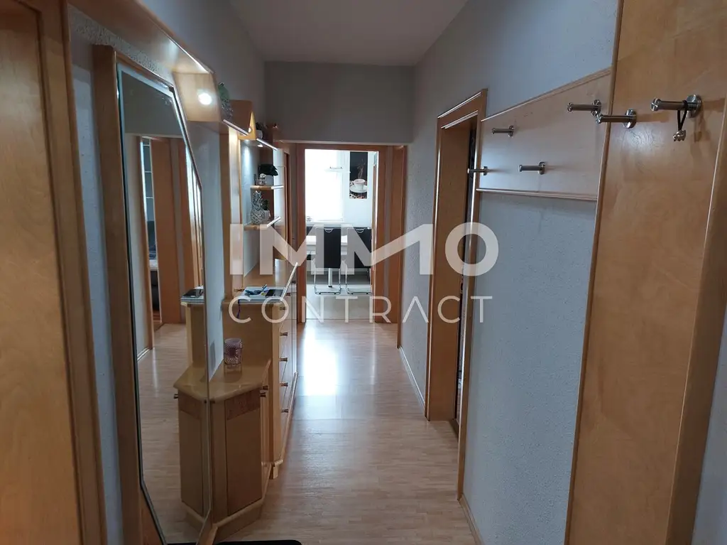 BESONDERS SCHÖNE 3 ZIMMERWOHNUNG MIT GROSSER LOGGIA UND MIT  EXKLUSIVER AUSSTATTUNG
