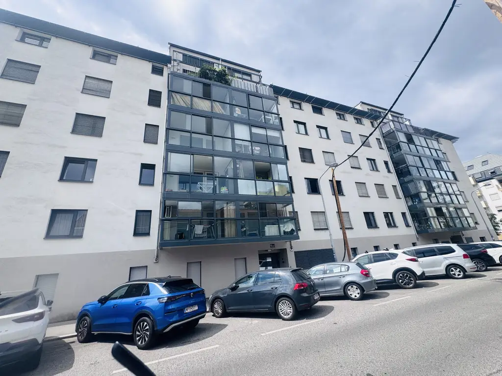 Lichtdurchflutete Dachgeschoss-Maisonette mit Südterrasse & Weitblick