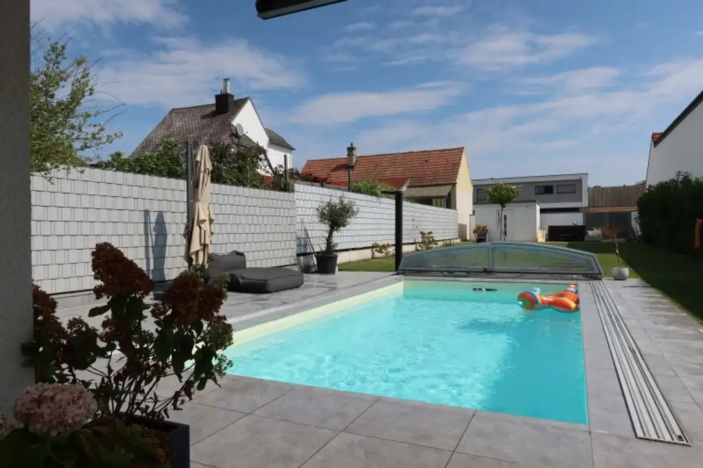 Modern Living in Enzersfeld – stilvolles Einfamilienhaus mit Garten & Pool