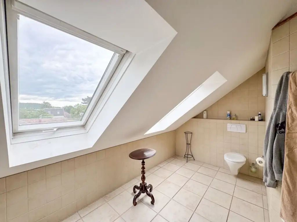 Einfamilienhaus mit Pool, Sauna & Wohnkeller auf Eigengrund in Toplage von Baden bei Wien